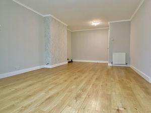 Lounge/Diner- click for photo gallery